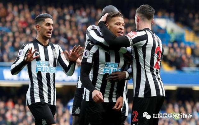  纽卡斯尔联客场雨战不敌阿斯顿维拉遭遇连败