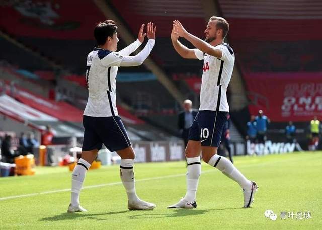  曼城主场三球大胜热刺延续联赛不败战绩